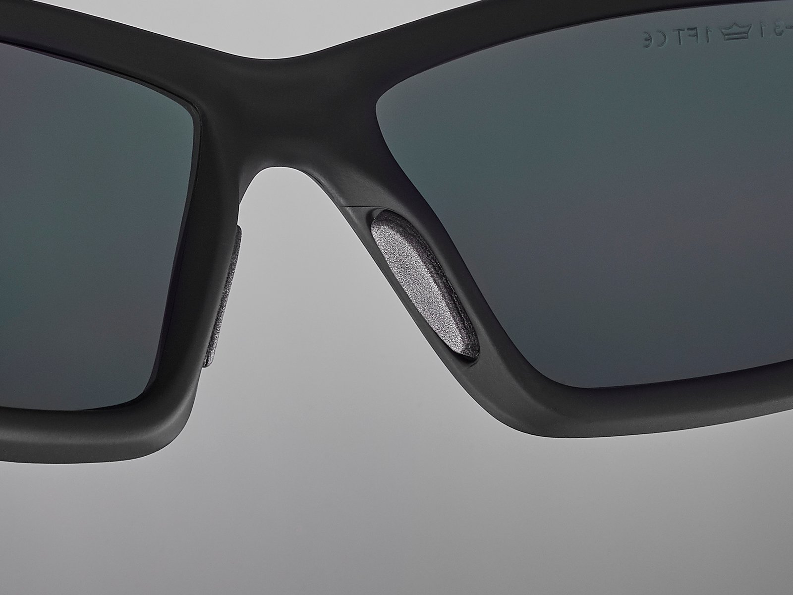 NON-SLIP NOSE BRIDGE