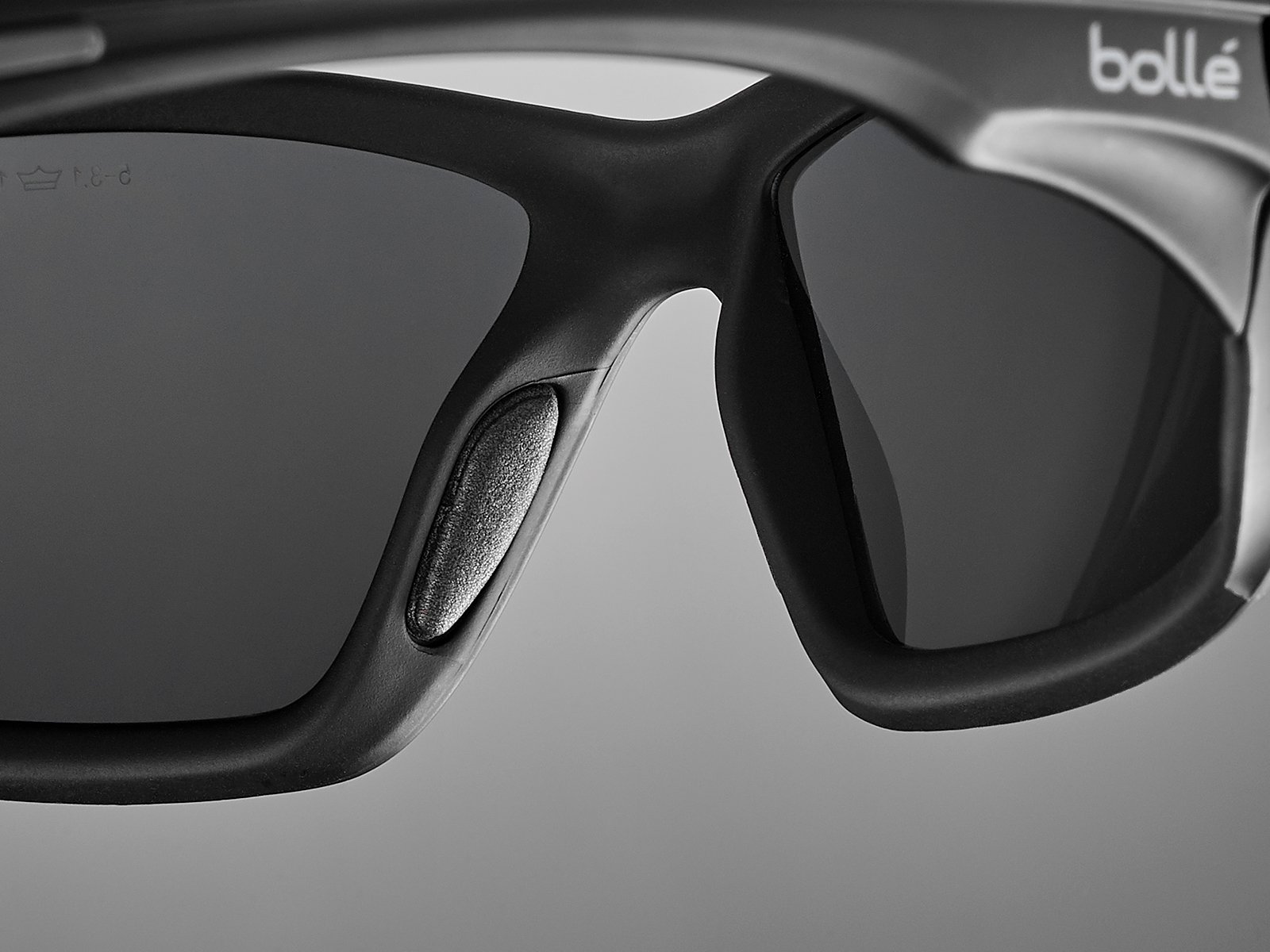 NON-SLIP NOSE BRIDGE